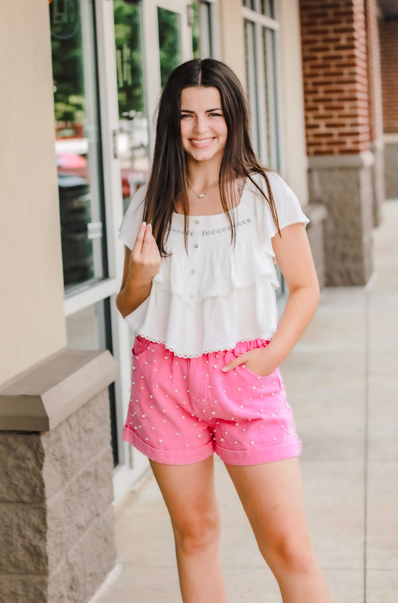 womens pink shorts outfit