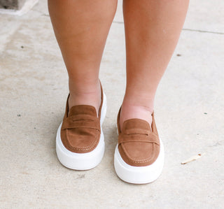 Maker's Mia in Tan