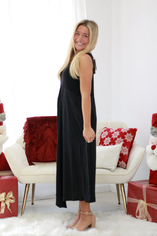 Festive Favorites Holiday Dress in Black