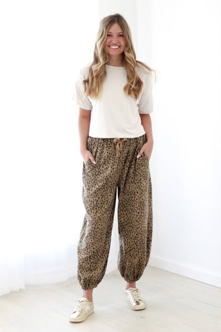 Hear Me Roar Mineral Washed Pants in Mocha