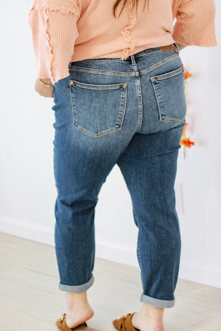 Step It Up Judy Blue Curvy MR Vintage Wash Boyfriend Fit