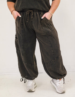 Catch Me if You Can Gauze Joggers in Black