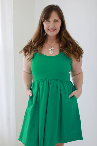 Pack Your Bags Dress in Kelly Green