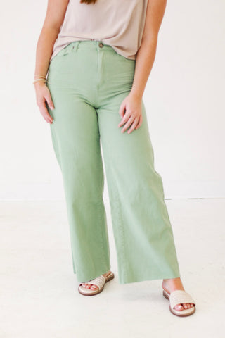 Your Sunny Day Essentials Pants in Mint Sage