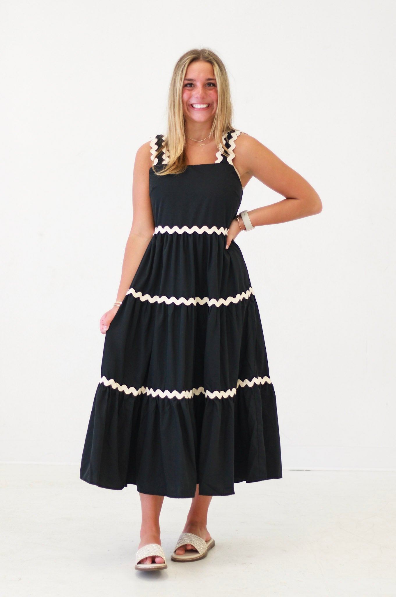 Summer Date Sleeveless Midi Dress in Black