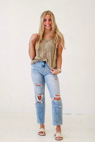Relaxed Glamour Crinkle Washed V-Neck Sleeveless Top in Mocha