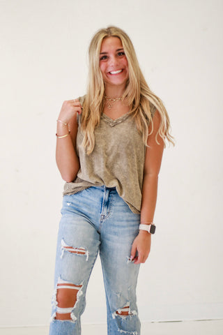 Relaxed Glamour Crinkle Washed V-Neck Sleeveless Top in Mocha