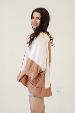 Contemporary Cool Oversize Top in Natural/Topaz