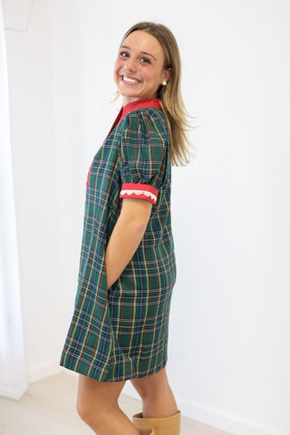 Merry Plaid Puff Sleeve Shift Dress in Hunter Green