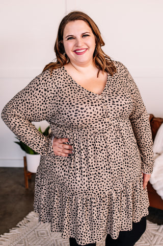 Domino Effect Babydoll Dress In Mocha