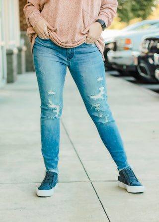 Judy Blue- On the Edge Frayed Mid-Rise