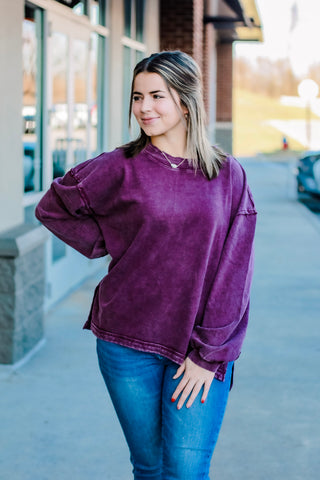 Stay Close Pullover