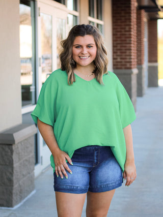 Gone Girl Basic Tee in Kelly Green