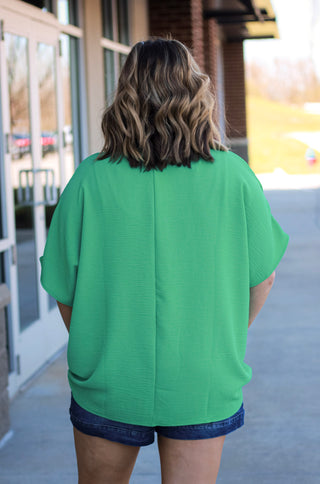 Gone Girl Basic Tee in Kelly Green