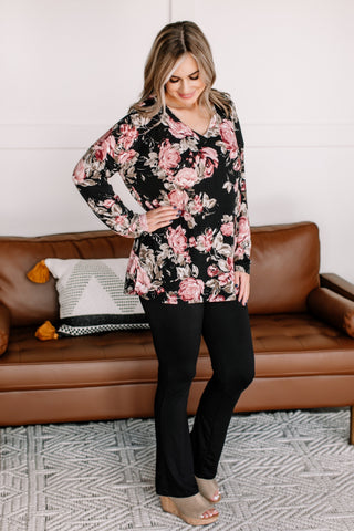 In My Dreams Floral Top In Black/Mauve